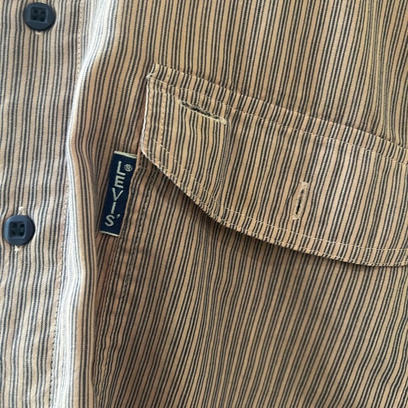 Levi’s Silver Label Short Sleeve button up - Picture 3 of 8